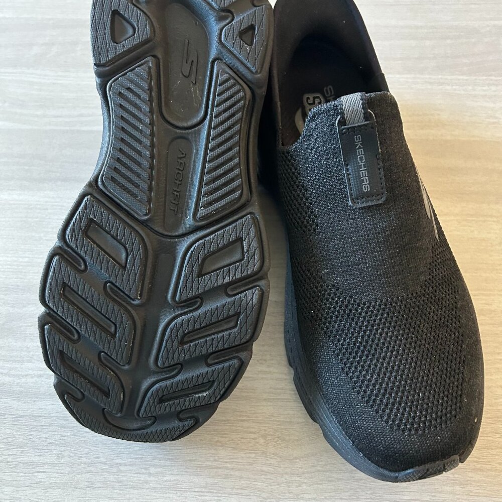 Sketchers Black Size 7 Slip On Shoes - Picture 2 of 3